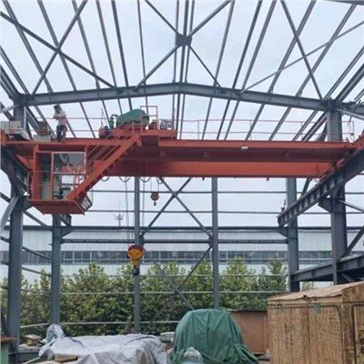 100 tone de izolare agățat macara dublă Fascicul deasupra capului